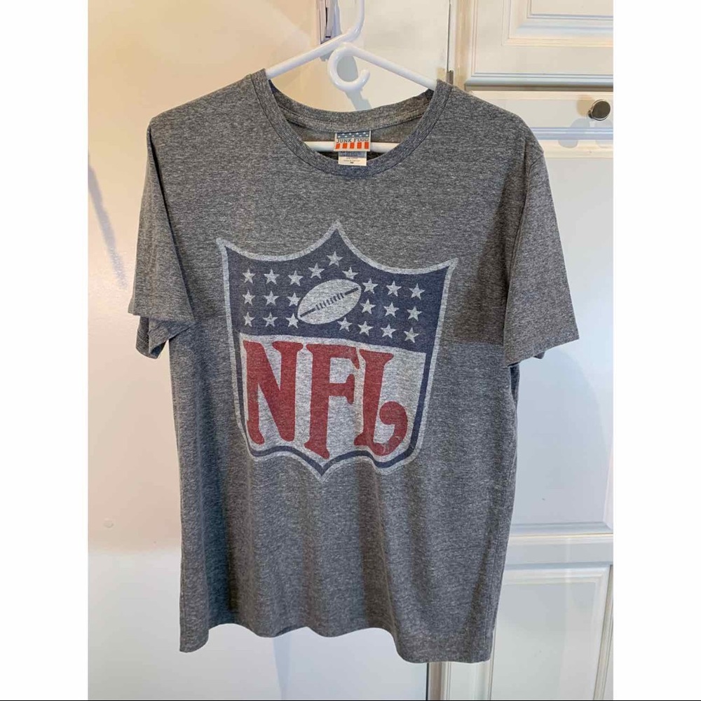 NFL T-shirt by Junk Food.  Size Medium